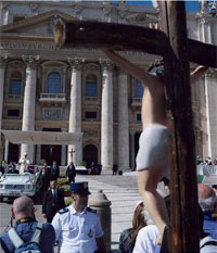 Crucifijo en el Vaticano